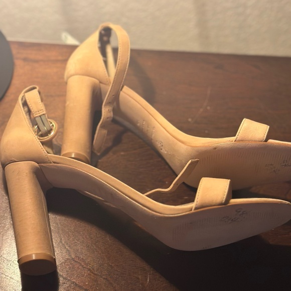 NWT Carolinne Nubuck Leather Ankle Strap Heels size 10 - Picture 7 of 10